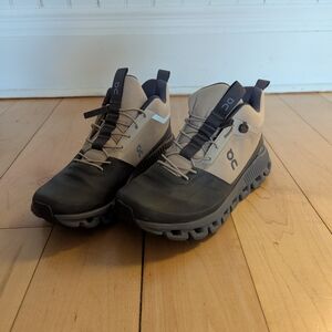 On Running Men's Black and Beige Sneakers